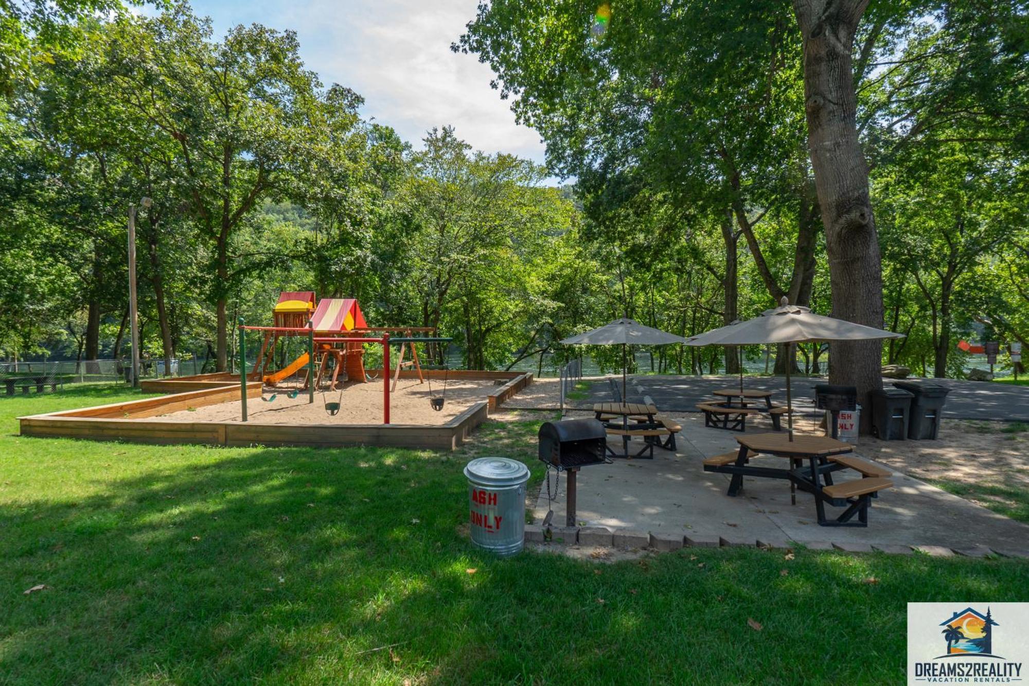 3Br Condo With Lake View - Trout Fishing - Playground - 2 Pools - Free Tickets Included - Pr69-9 Branson Exterior photo